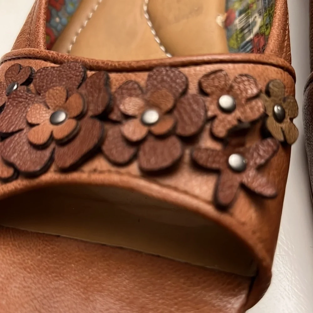 FOSSIL Open Toe Vegan Leather Shoes with Applied Flowers Size 7